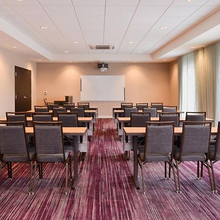 Отель Courtyard By Marriott Toledo North Экстерьер фото
