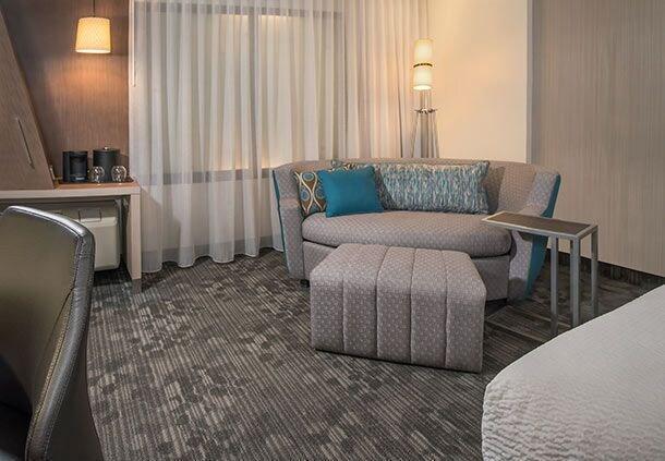 Отель Courtyard By Marriott Toledo North Экстерьер фото