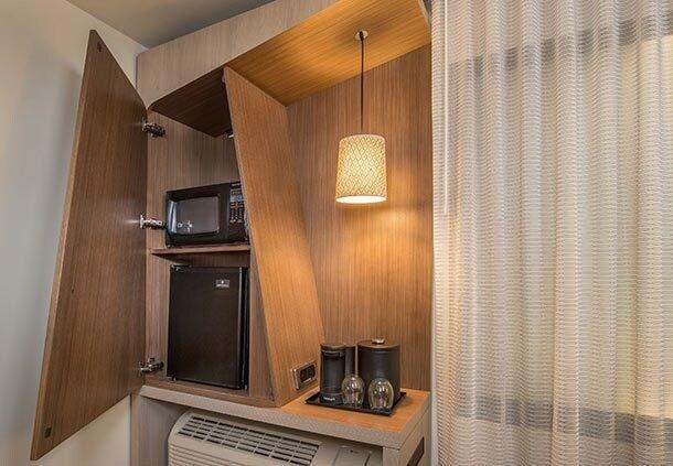 Отель Courtyard By Marriott Toledo North Экстерьер фото